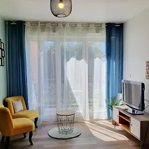 Appartement Fonctionnel Au Calme Avec Garage Individuel Et Balcon, Lyon